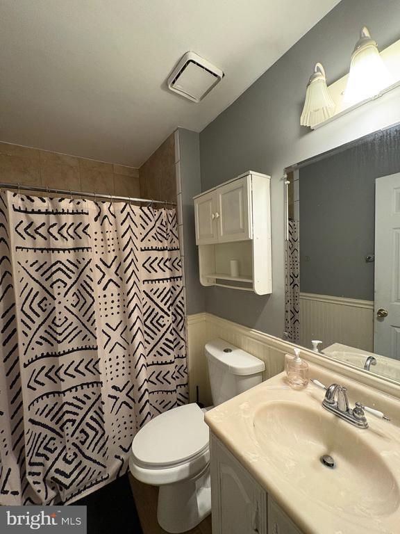 Photo - 2000 English Oak Ct