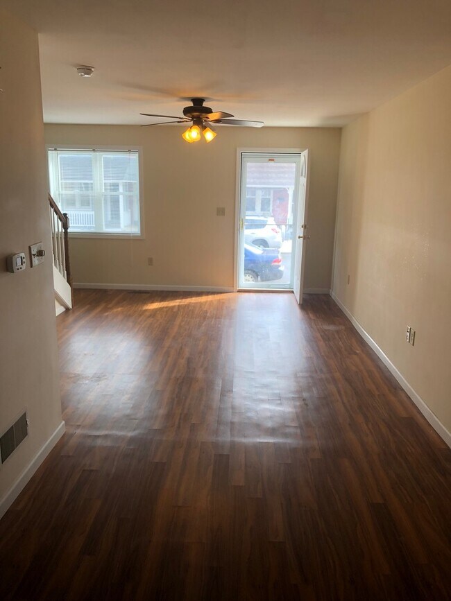 Photo - 636 N Mary St