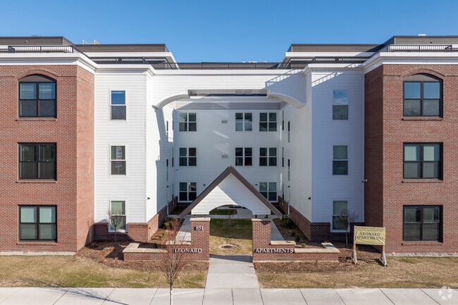 Photo - Leonard Apartments
