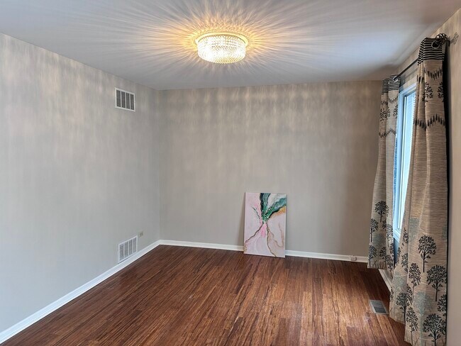 Photo - 2856 Evergreen Ln