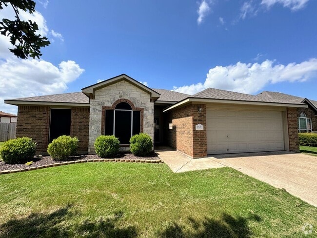 Building Photo - 7819 Woodbury Dr Rental
