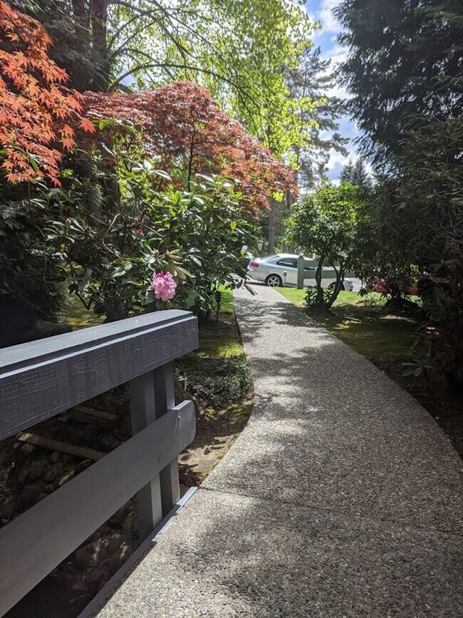 Photo - Mercer Island 2 bedroom Condo Unit 402