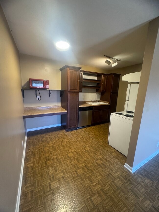 Cocina - 2134 Fairfax Ave Unidad E14