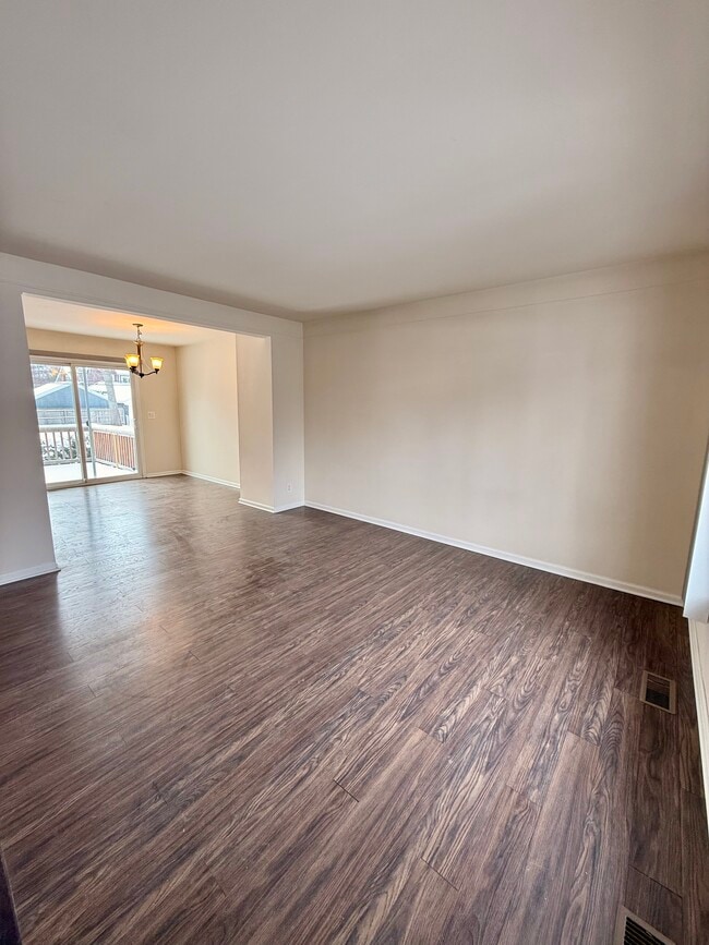 Photo - 130 E Farnum Ave