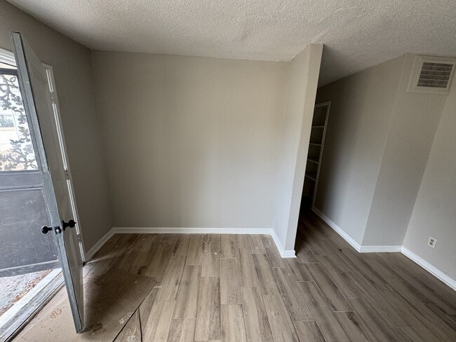 Photo - 961 N Perkins Rd