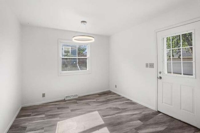 Photo - 1426 Josephine St