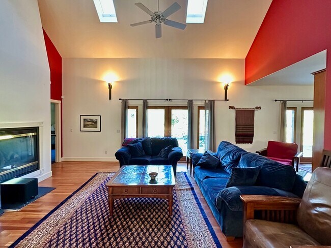 Photo - 10978 Squirrel Creek Rd