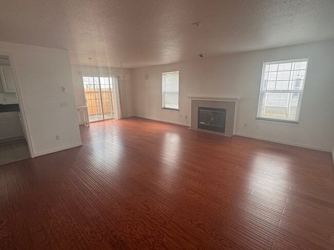 Photo - 1160 Monroe Ave NE