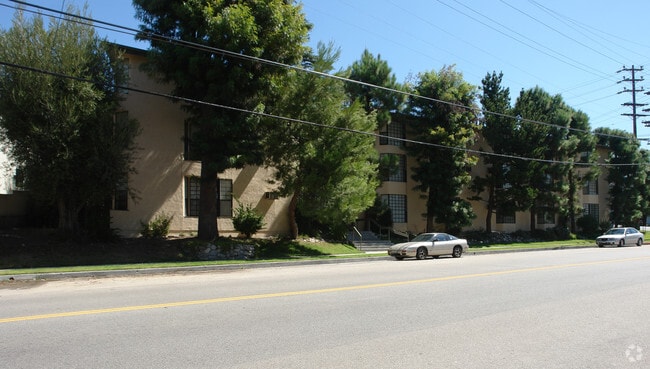 Building Photo - Sherwood Apts - Tujunga