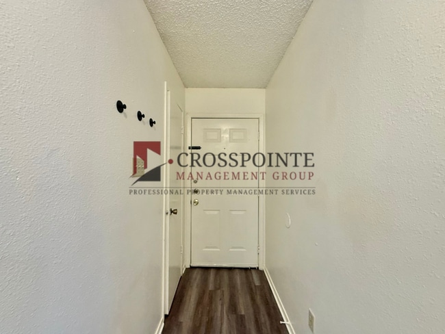 Photo - Available! 2 Bedroom 1 Bath Duplex in Longview!