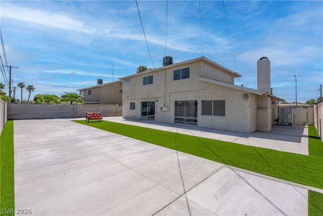 Building Photo - 2298 Golden Arrow Dr