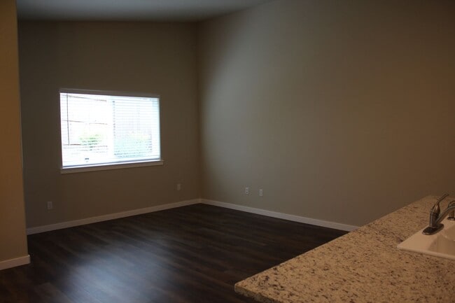 Photo - TMUniv Unit TMUnivA