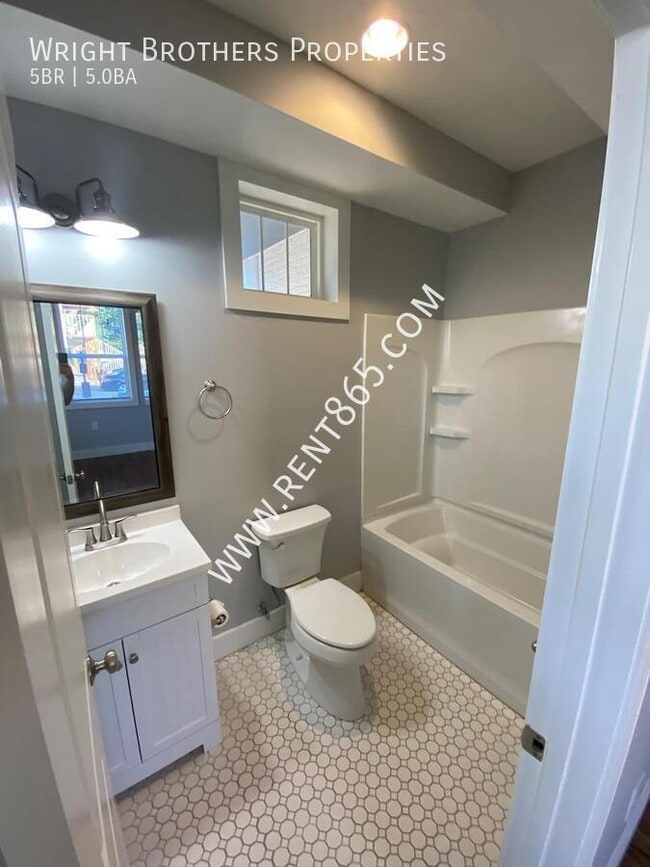 Photo - 1418 Forest Ave