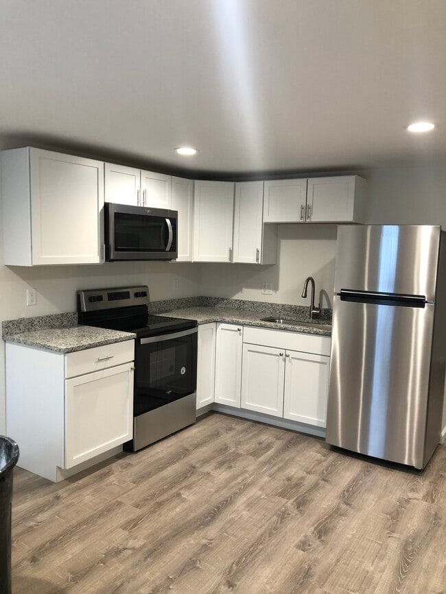 Photo - 1013 W State St