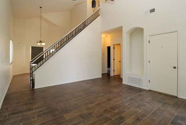 Photo - 2210 Hannah Leigh St