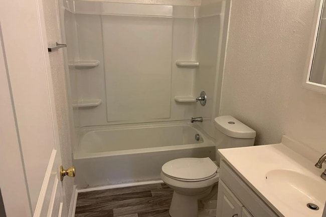 Photo - 407 Pless Rd Unit A