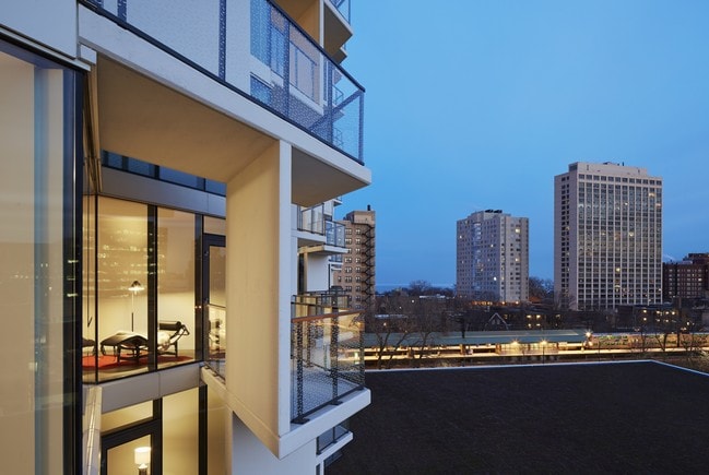 Building Exterior - City Hyde Park