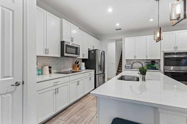 Photo - 6245 Arcadia Square