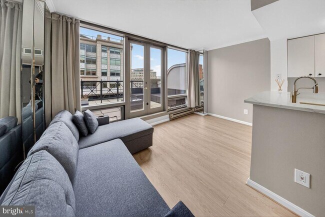 Photo - 701 Pennsylvania Ave NW Unidad 1015