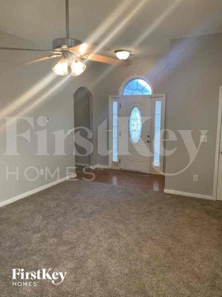 Photo - 50 Oakbrook Ln