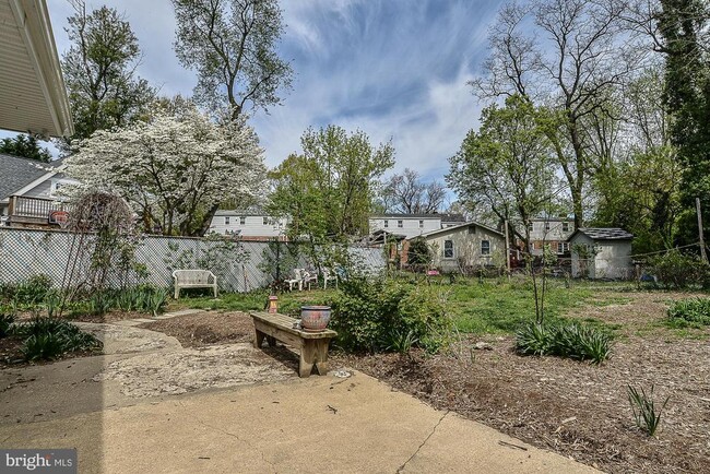 Photo - 305 S Fenwick St