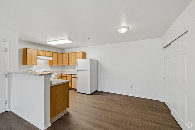 4BR, 2BA - 1,217SF - Dining Area