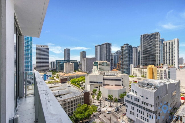 Photo - 227 NE 2nd St Unidad ID1227562P