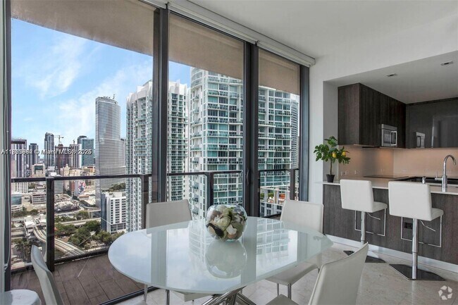 Building Photo - 68 SE 6th St Unit 2412 Rental
