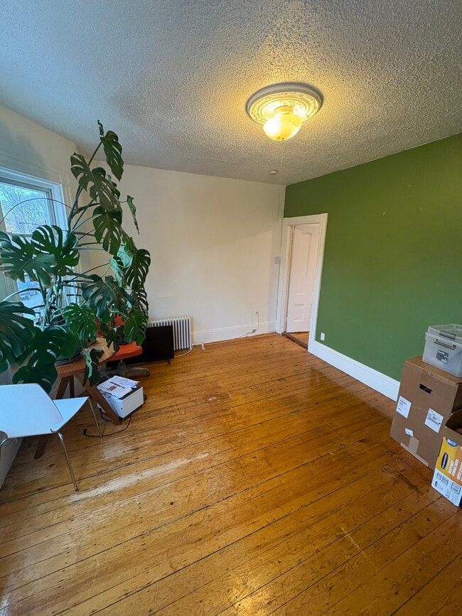 Building Photo - 66 Callender St Unit 2