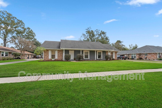 Building Photo - 6225 Chattanooga Dr