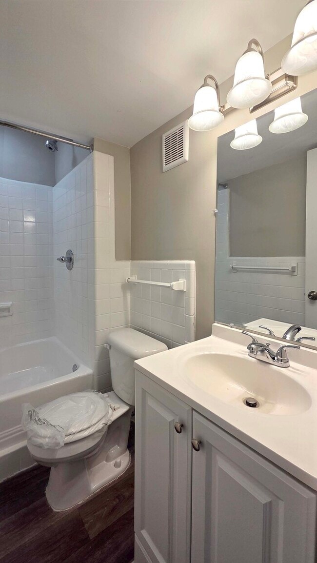 Photo - One Month Free! Classic 1 Bedroom Apartment in Historic Downtown College Park!