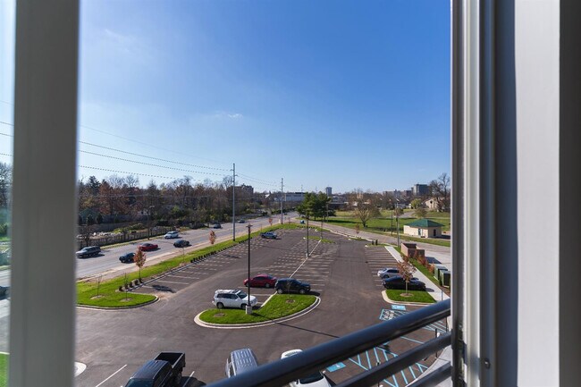 Photo - 576 E Third St Unidad 315