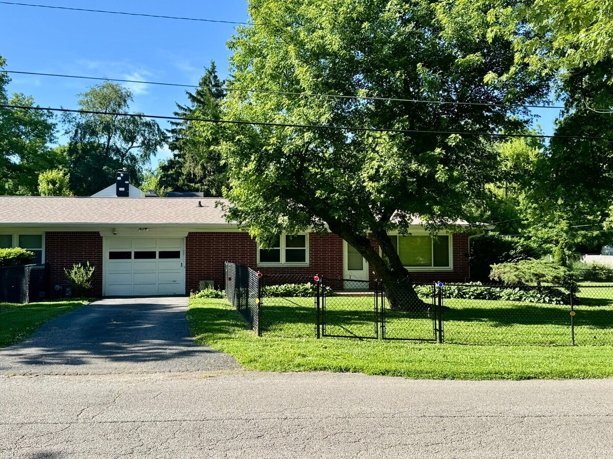 Photo - 910 Gilbert Ave