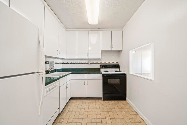 Photo - 7855 JFK Blvd E Unit 14K