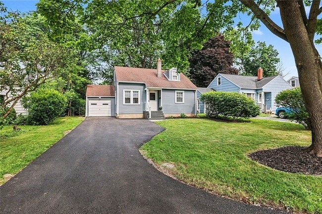 Photo - 274 Newton Rd