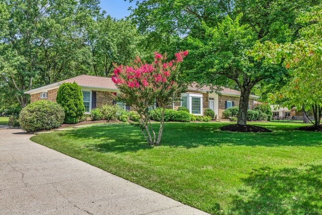 One level living in the heart of Brentwood - One level living in the heart of Brentwood House