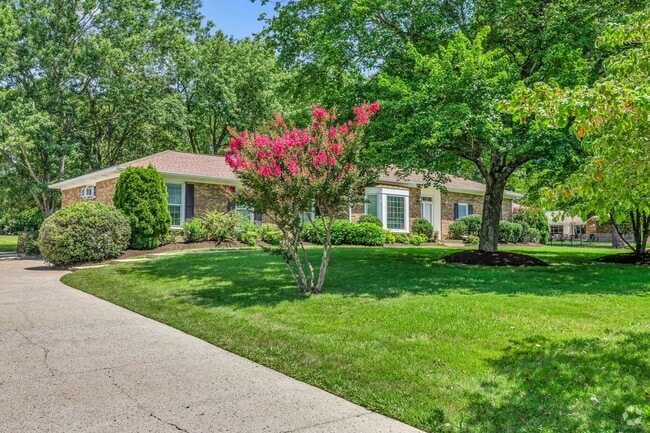 Building Photo - One level living in the heart of Brentwood Rental