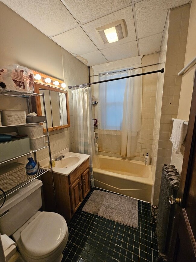 Photo - WOW!!   BIG 5 BED BY B.U.