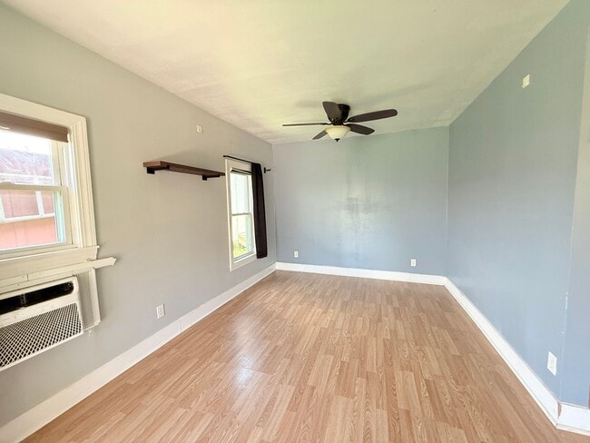 Photo - 209 S Quebec Ave