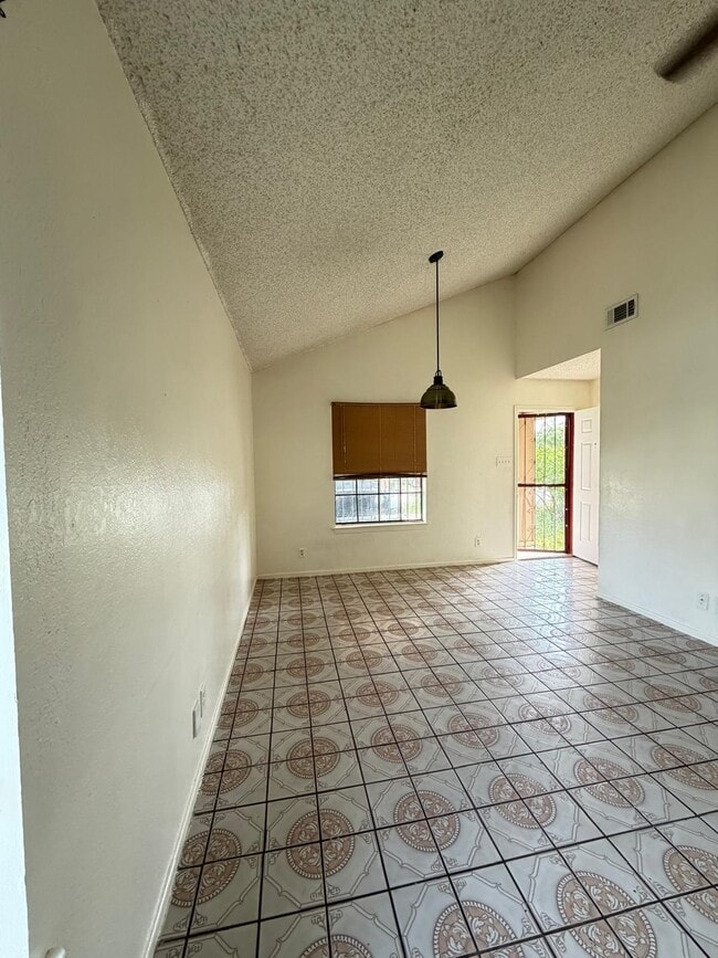 1507 Agave Dr