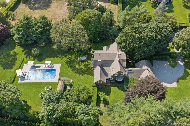 5 Shinnecock Rd