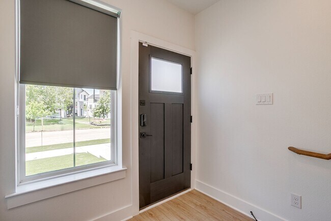 Photo - 2341 Benbrook Blvd Unit Full
