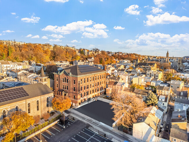 Photo - The Roe at Manayunk Apartments and Townhomes