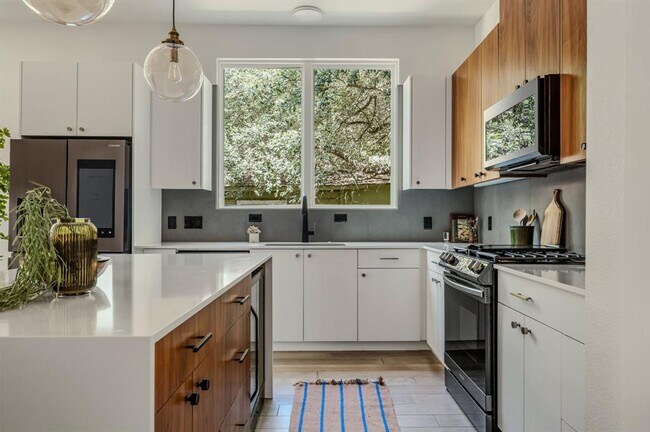 Photo - 4405 Jinx Ave