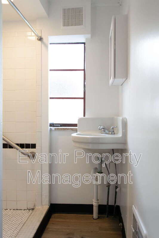 Photo - 113 Niagara Ave Unit 1