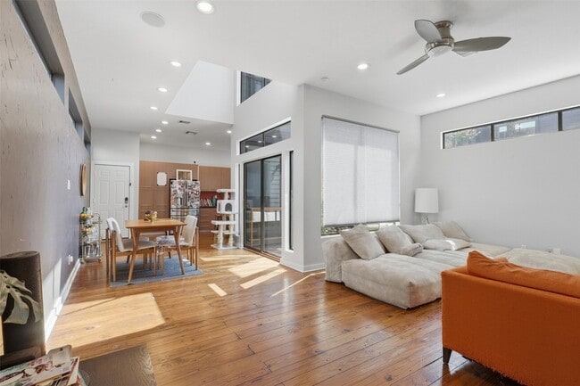 Photo - 1326 W 24th St