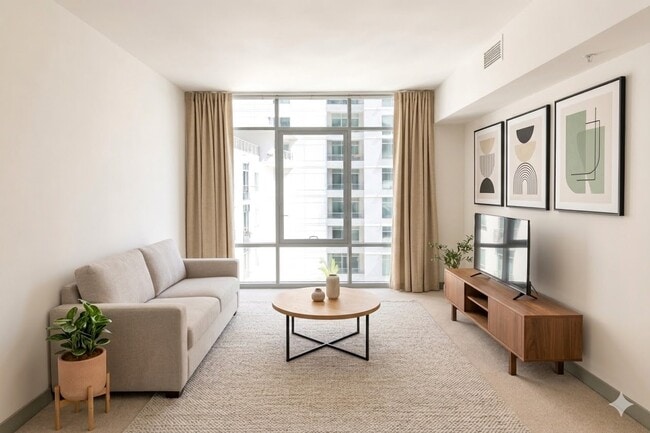 Photo - 425 W Beech St