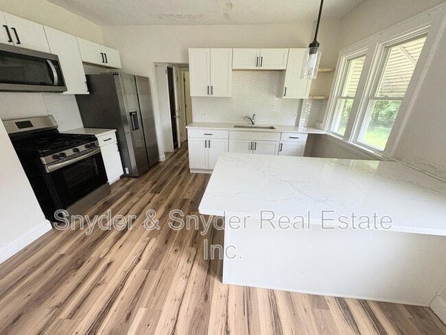 Photo - 884 Copley Rd
