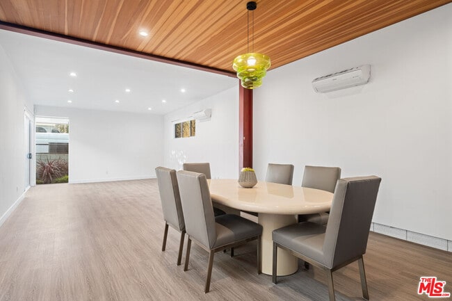 Photo - 800 Indiana Ave