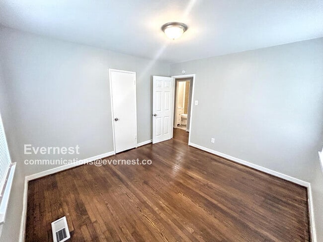 Photo - 4904 Terrace M